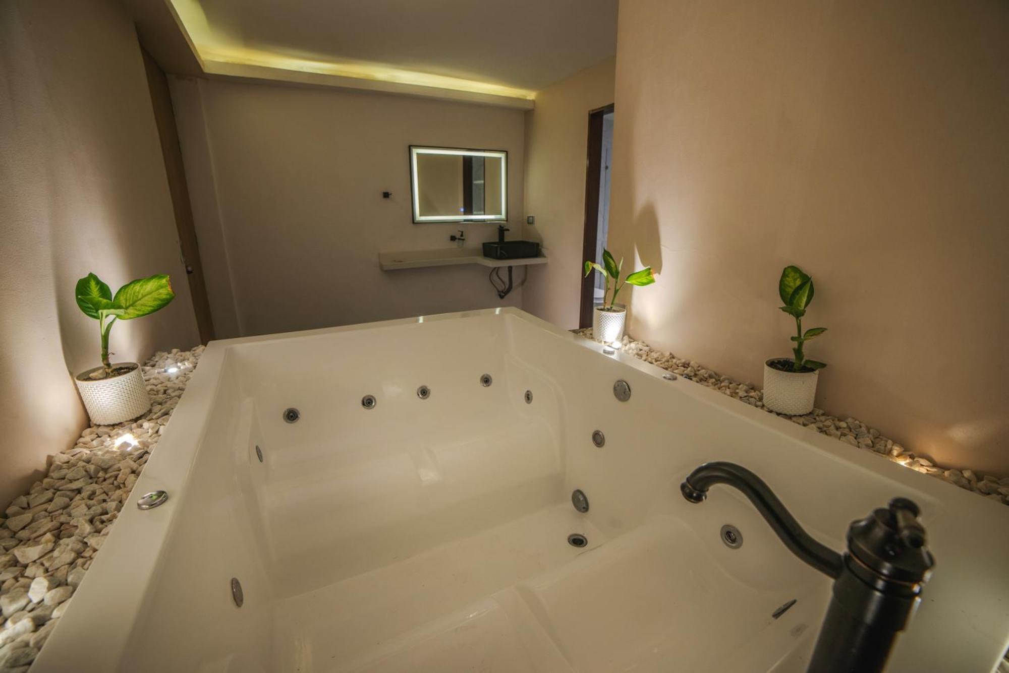 Hotel Bali At Poblado เมเดยิน ภายนอก รูปภาพ
